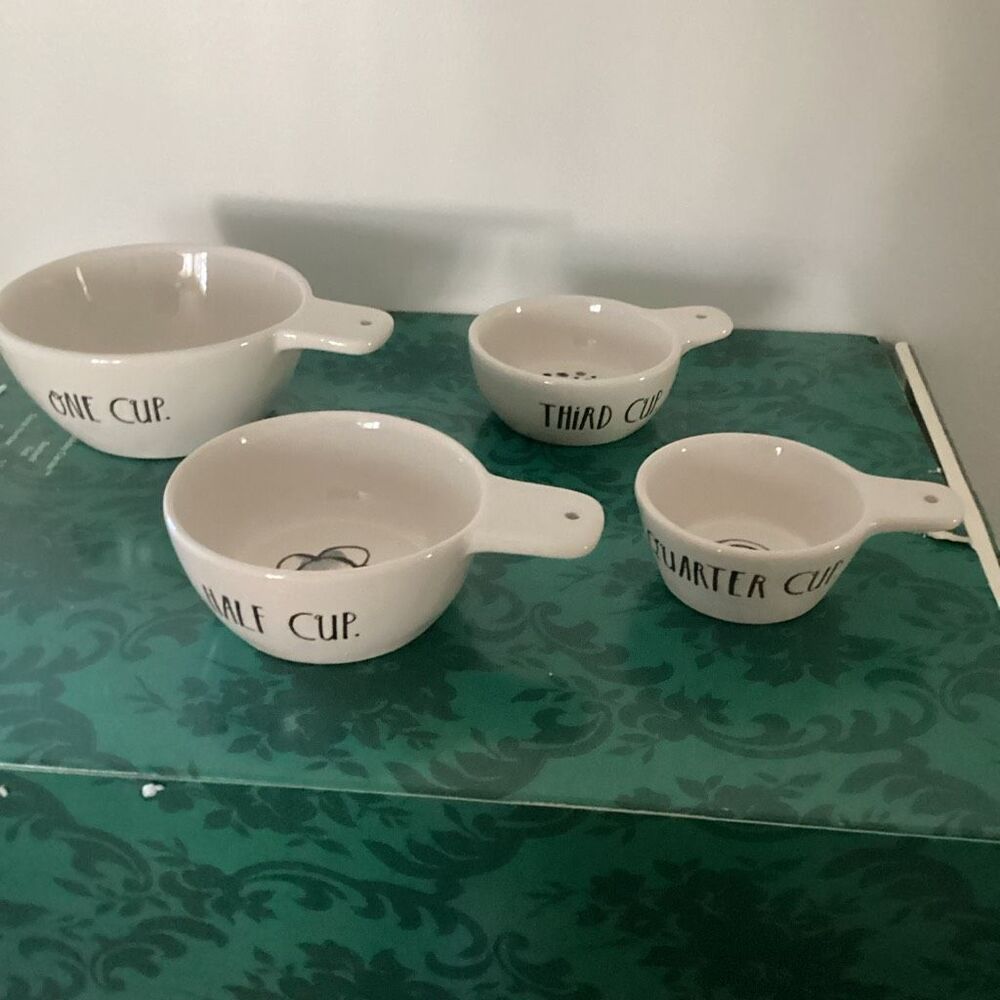 Rae Dunn Stem Print Measuring Cups